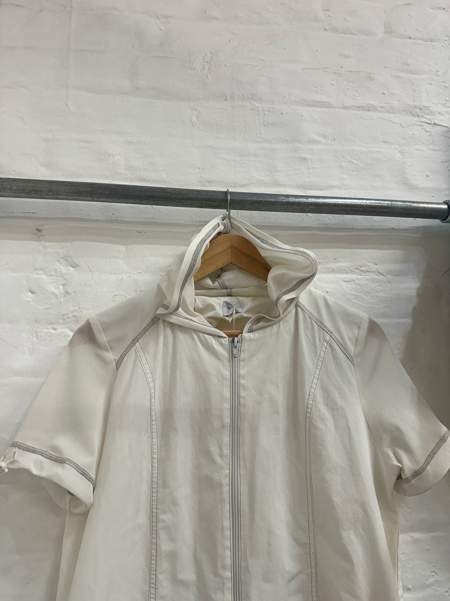Short sleeve hoodie large