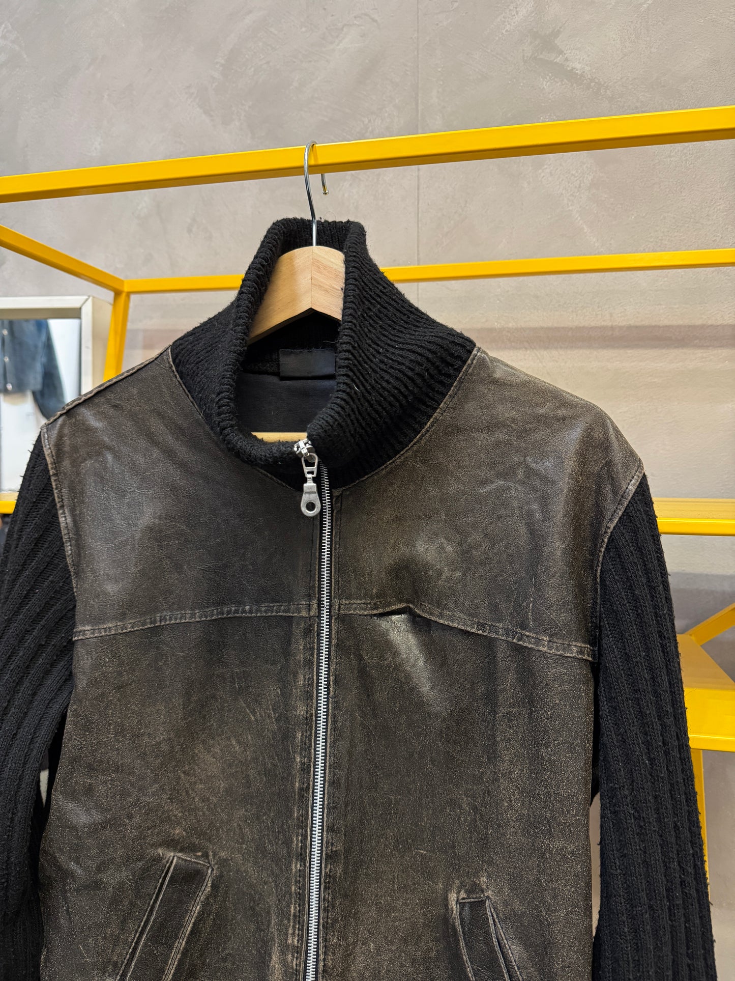 brown and black zip up jumper