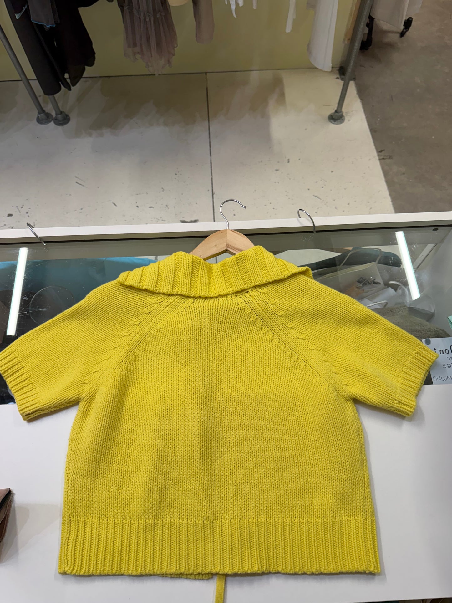 Short sleeve knit small
