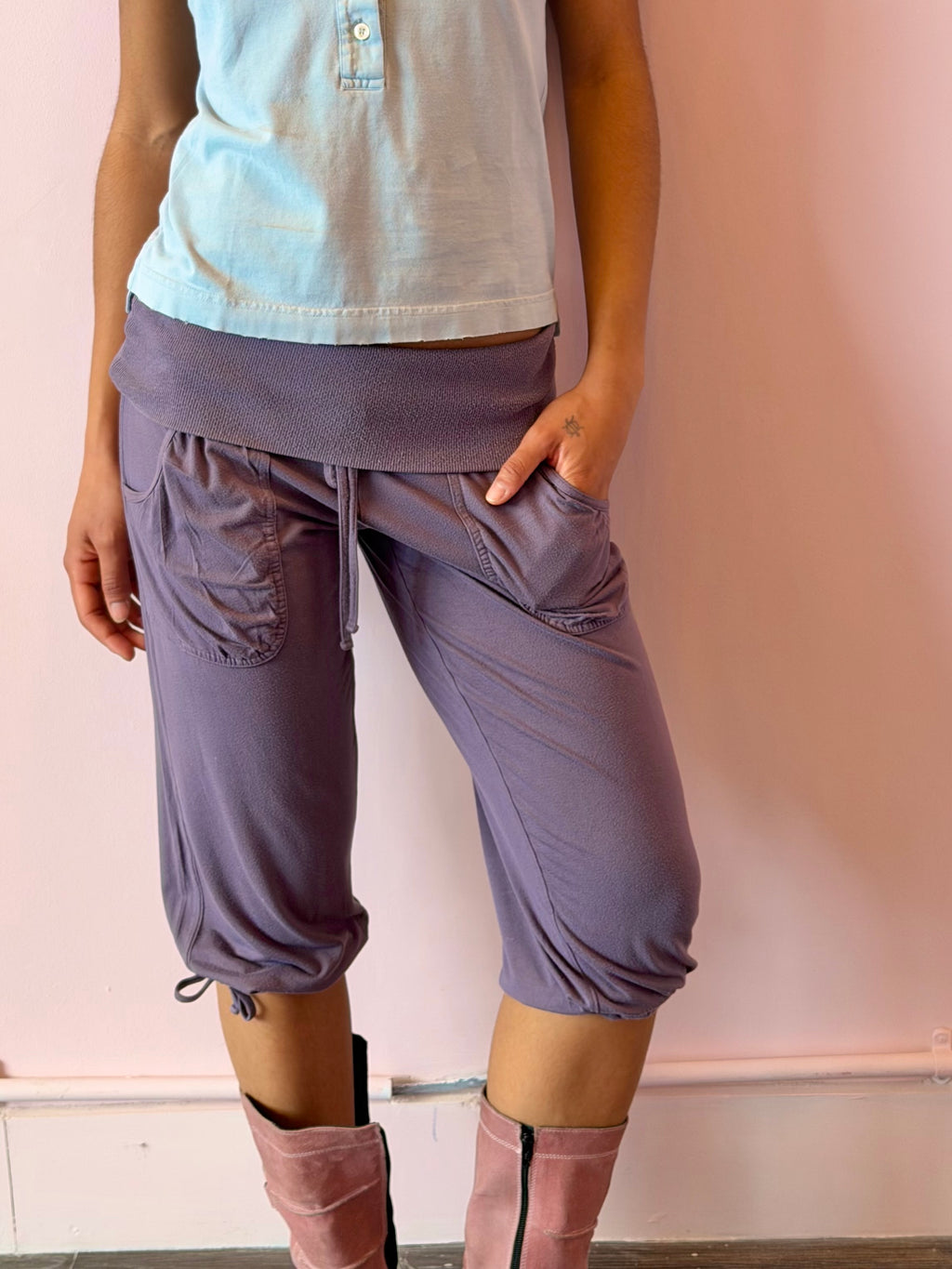 Fold over capris small
