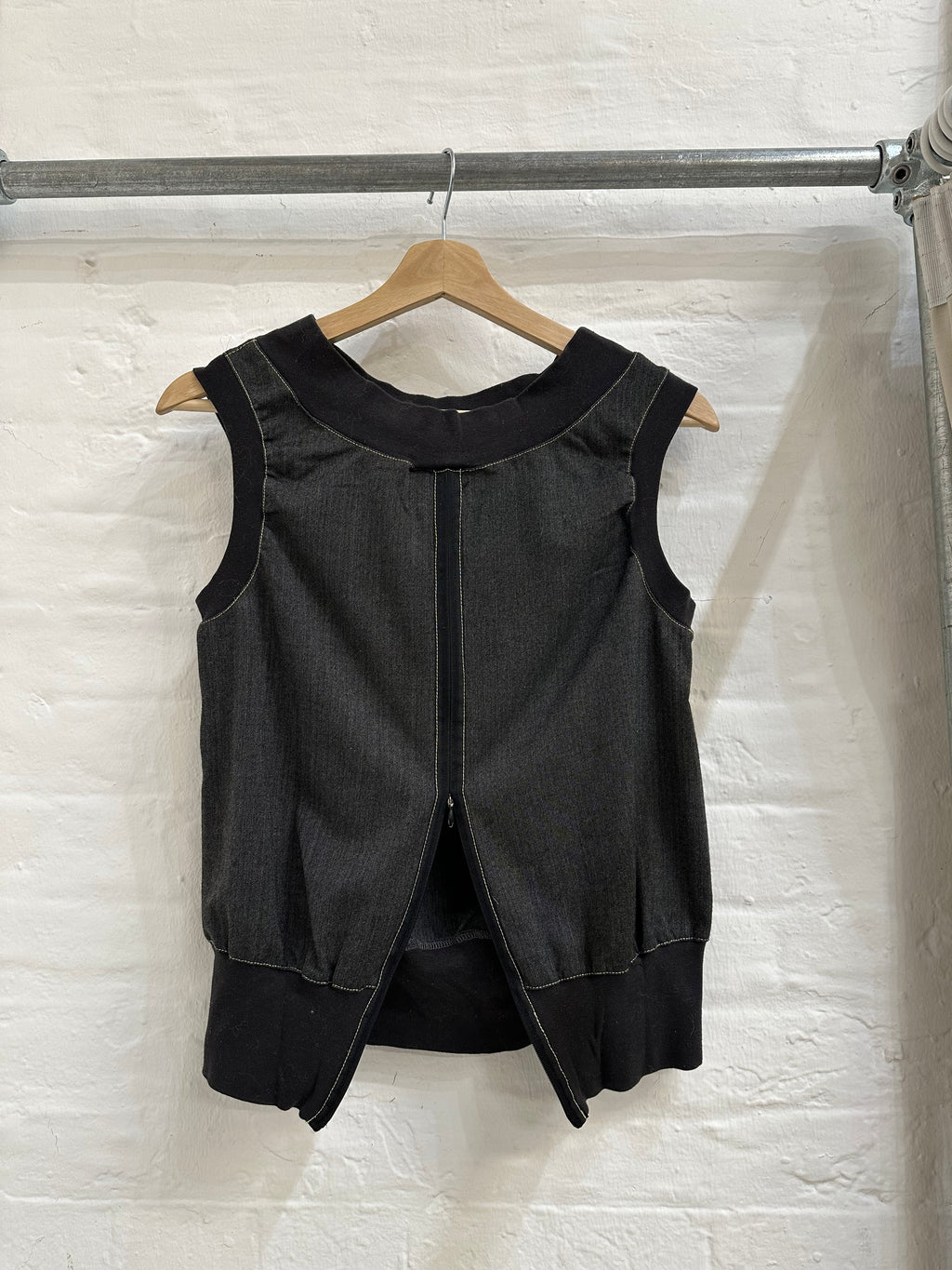 Cop copine zipped vest small