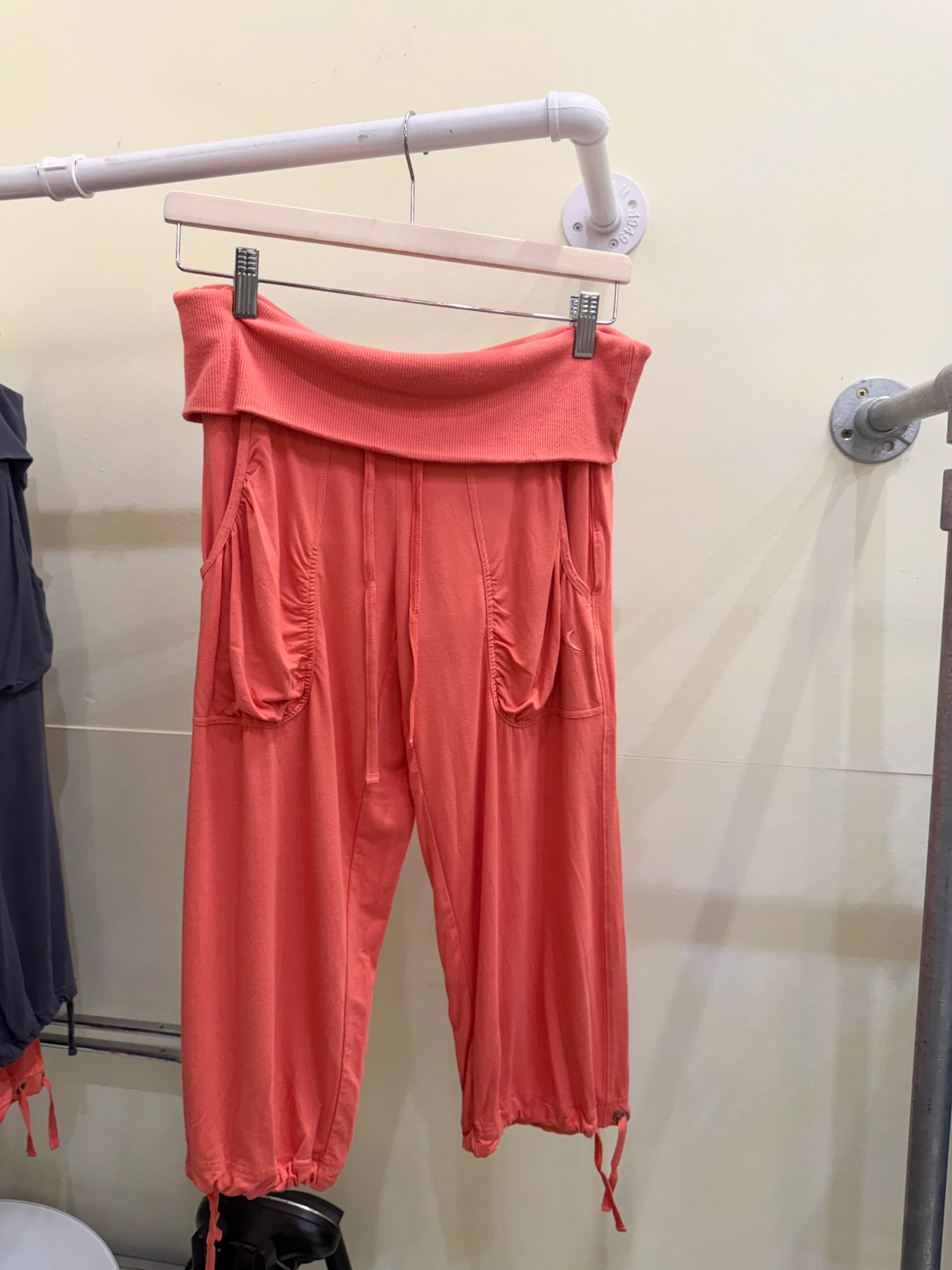 Foldover capris coral