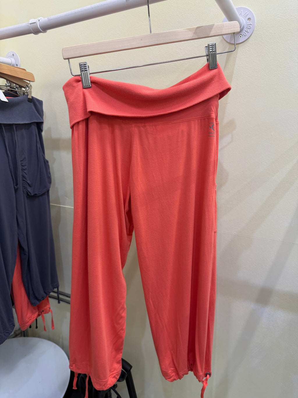 Foldover capris coral