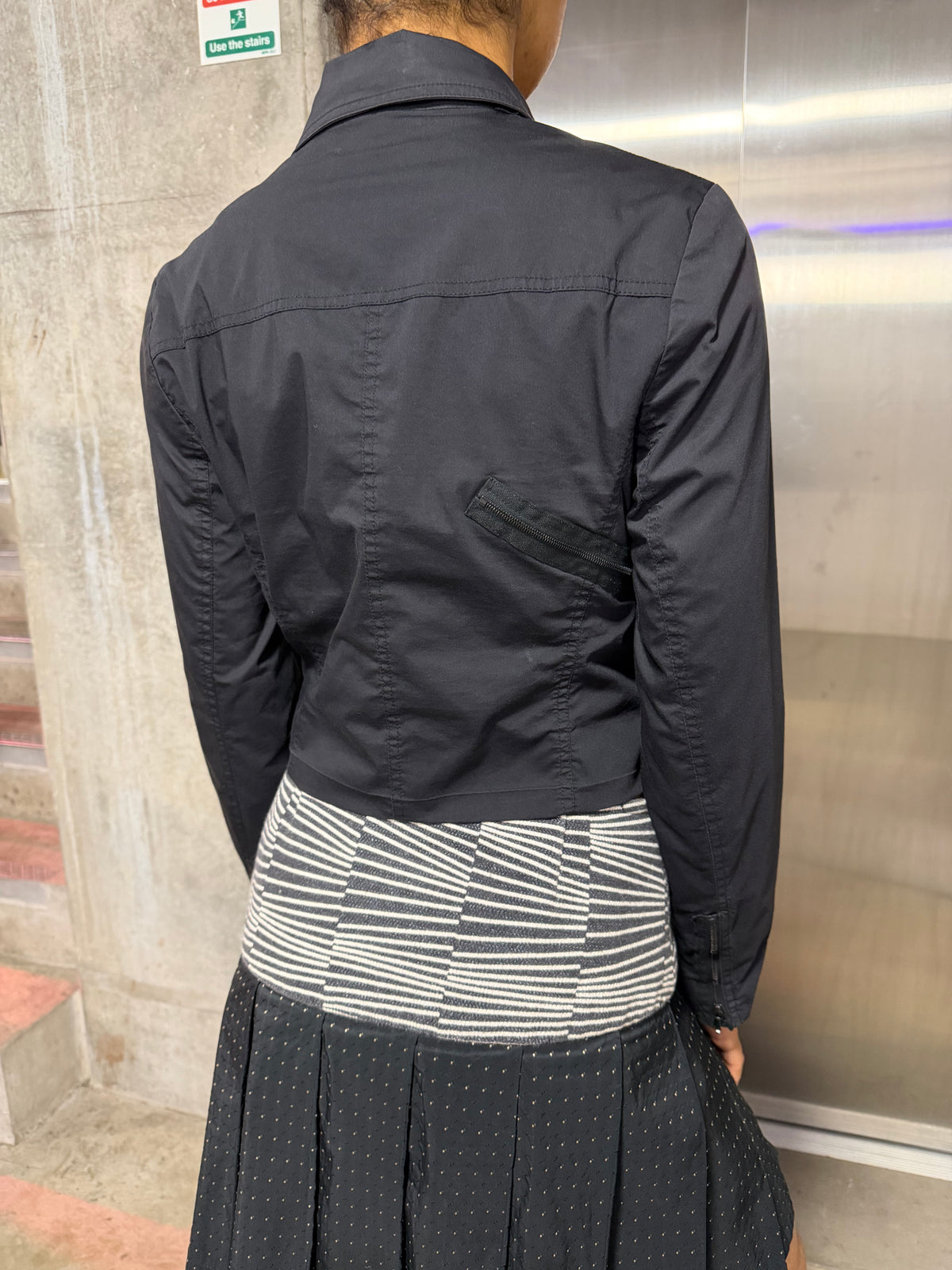 Black cropped zip up jacket small
