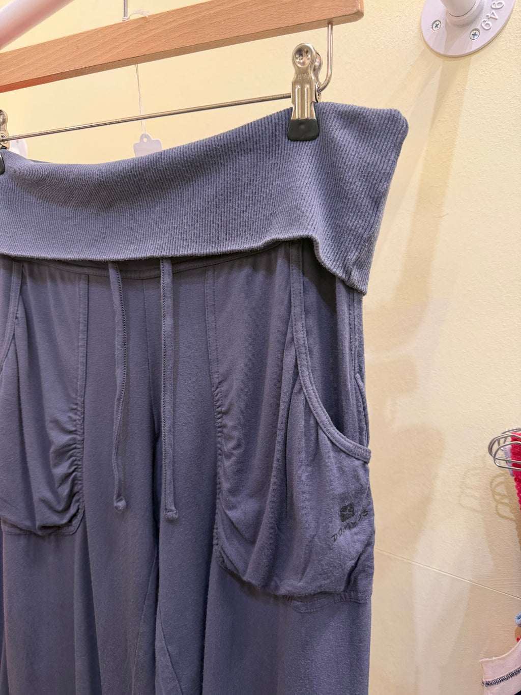 Foldover capris small navy