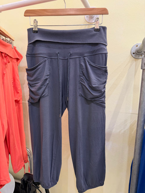 Foldover capris navy