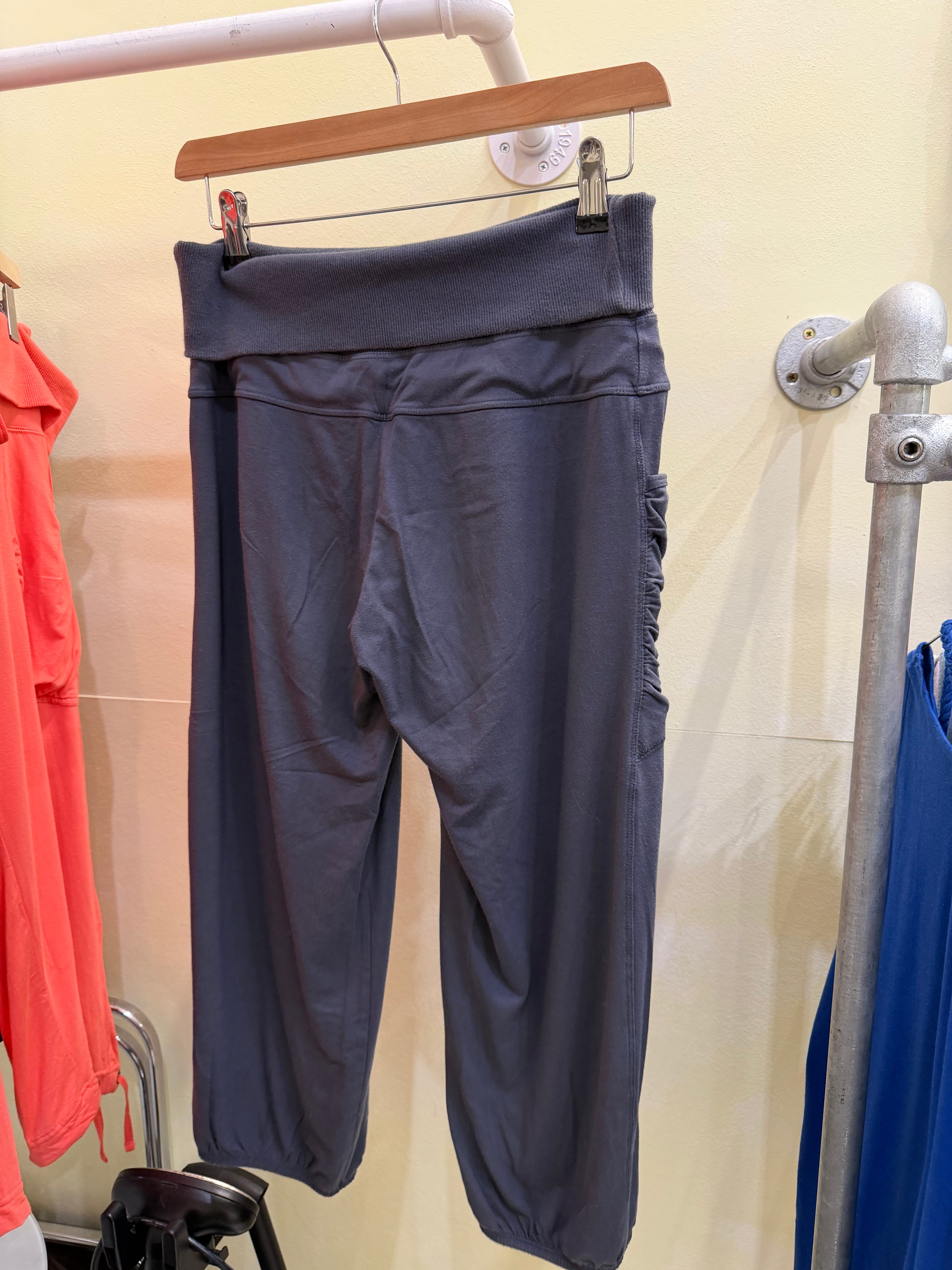 Foldover capris navy