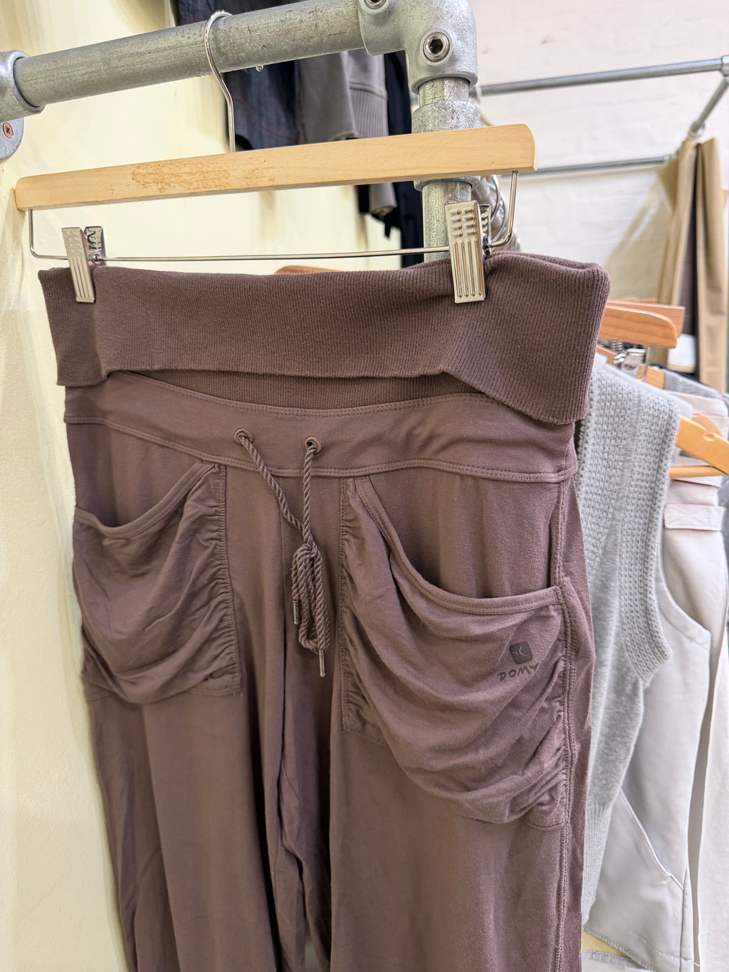 Fold over capris brown small