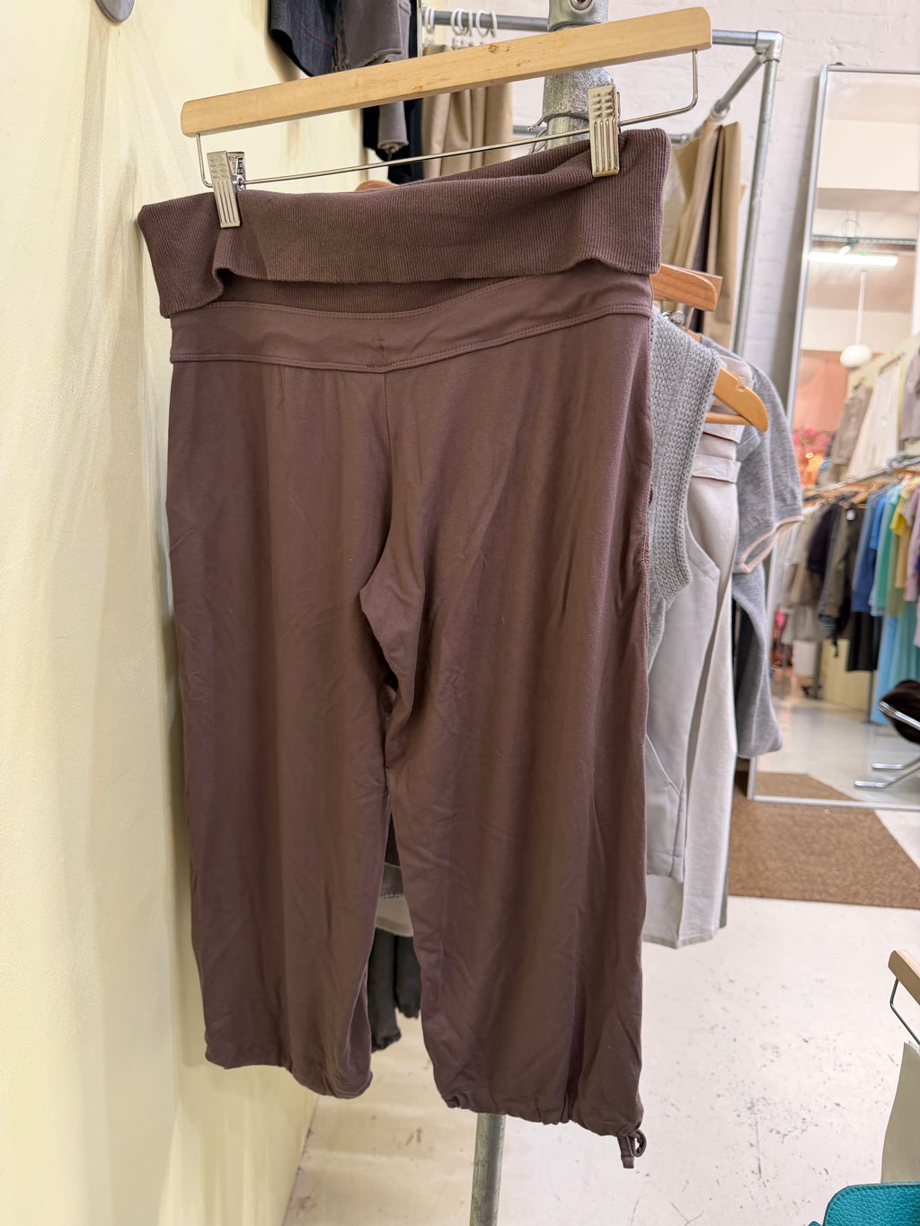 Fold over capris brown small